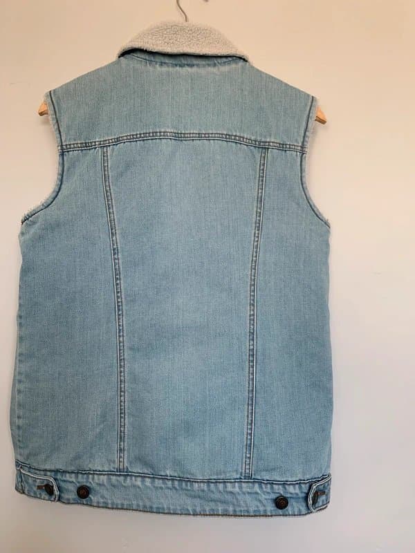 ASOS ASOS Light Wash Denim Borg Lined Spring Gilet – Size 8 – Sherpa Collar Vest
