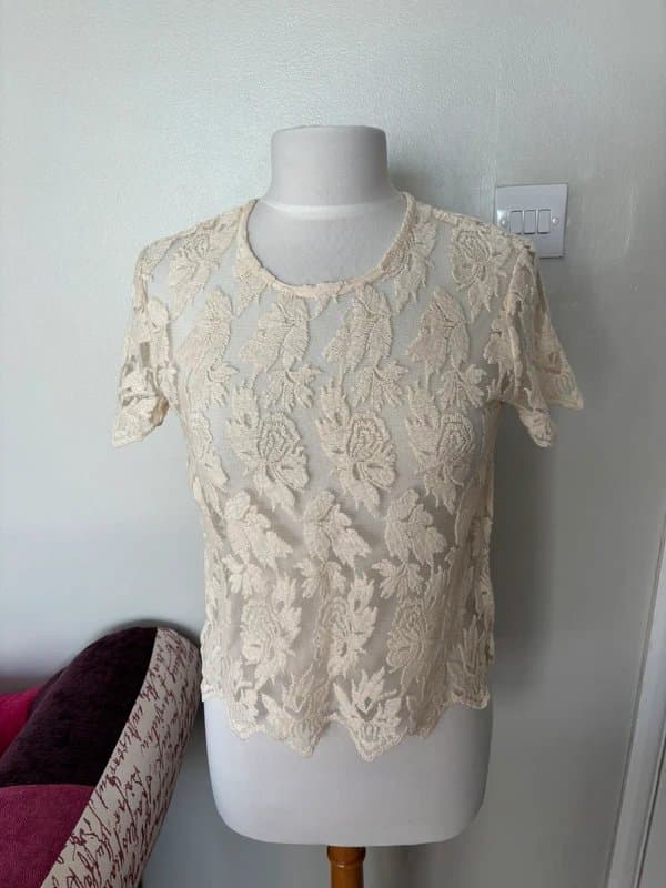 Zara Zara Collection cream floral lace top - size M fits 8-10