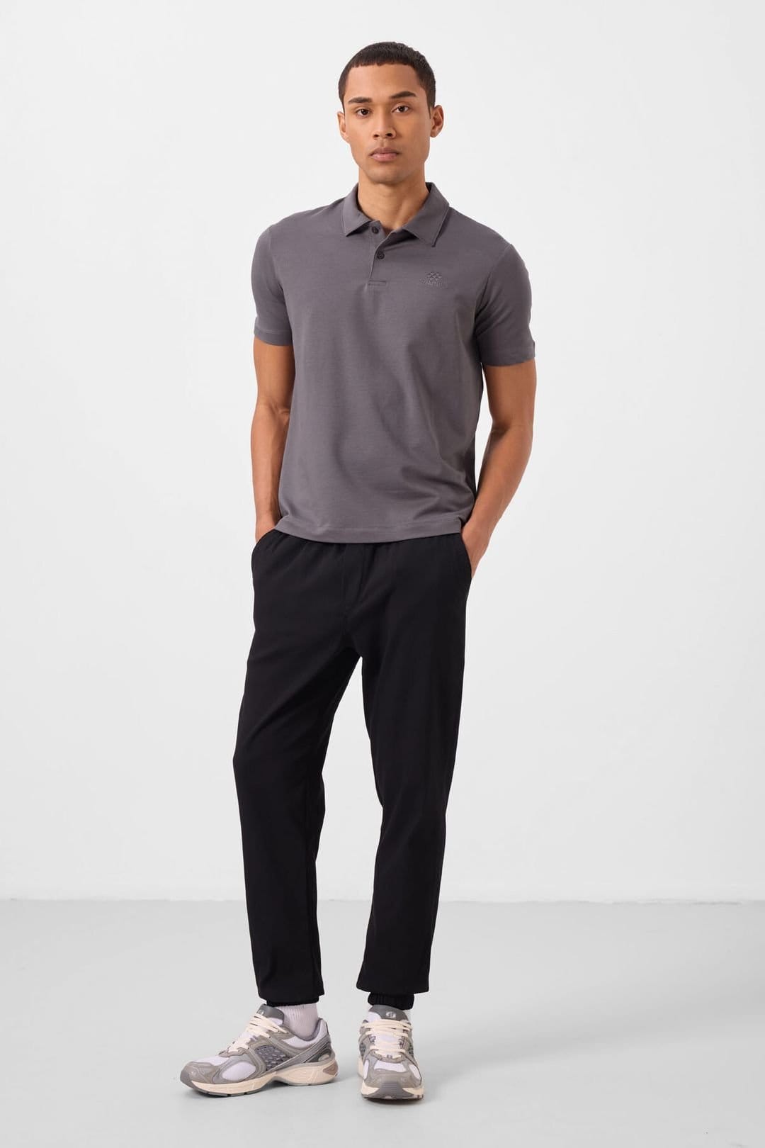 Tommy Life Tommy Life Men's Straight-Leg Pull-On Chinos in Black - 4