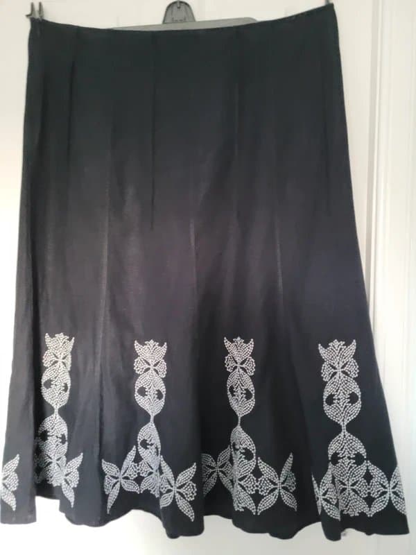 Marks & Spencer M&S black embroidered flared ankle length linen skirt size 22