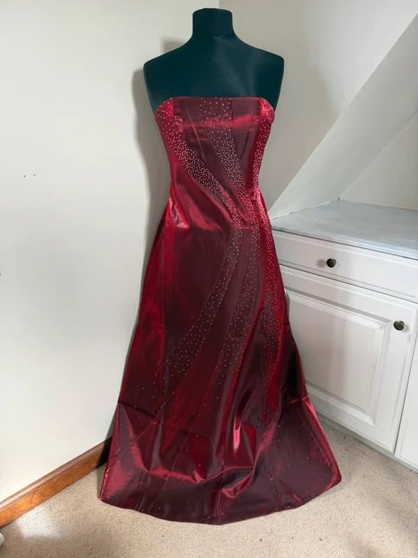 Morgan & Co. Morgan & Co y2k 90’s 00’s Vintage Strapless Burgundy Red Beaded Evening Prom Dress size 6/8