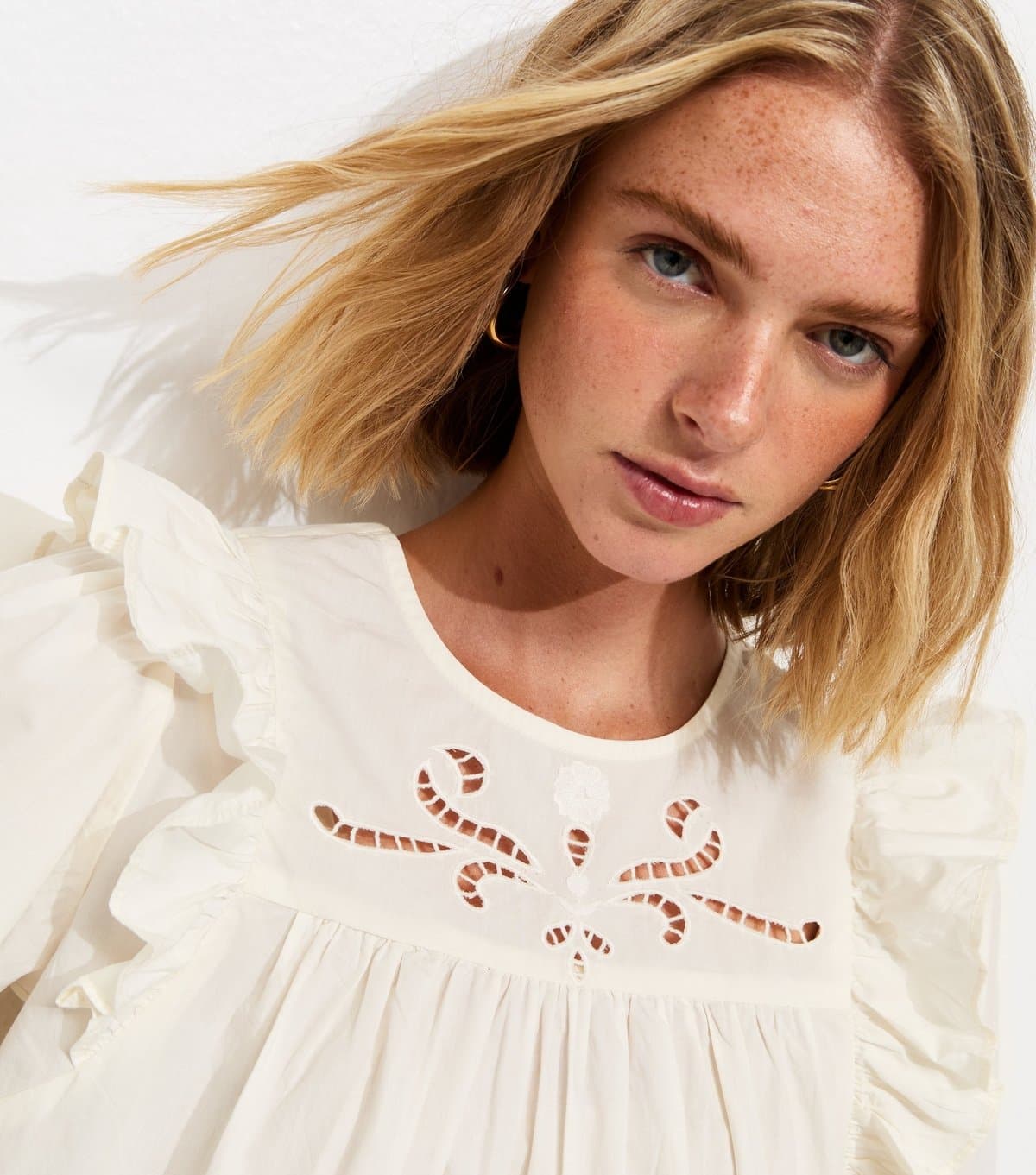 New Look Women's Cream Broderie Anglaise Frill Trim Blouse New Look