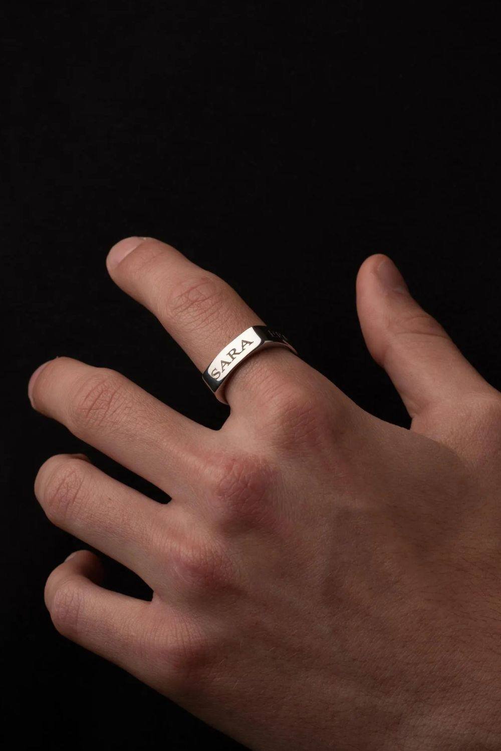 Outrage London Outrage London Men's Silver Personalised 4-Sided Band Ring - 4