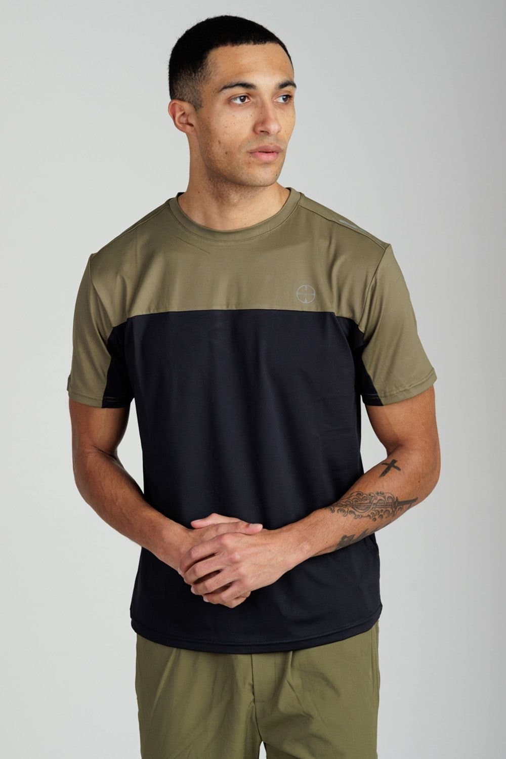 Foray Foray Men's Short Sleeve Technical Stretch Performance T-Shirt in Black