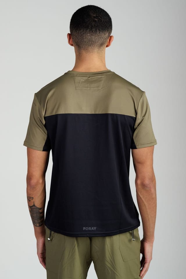 Foray Foray Men's Short Sleeve Technical Stretch Performance T-Shirt in Black - 2