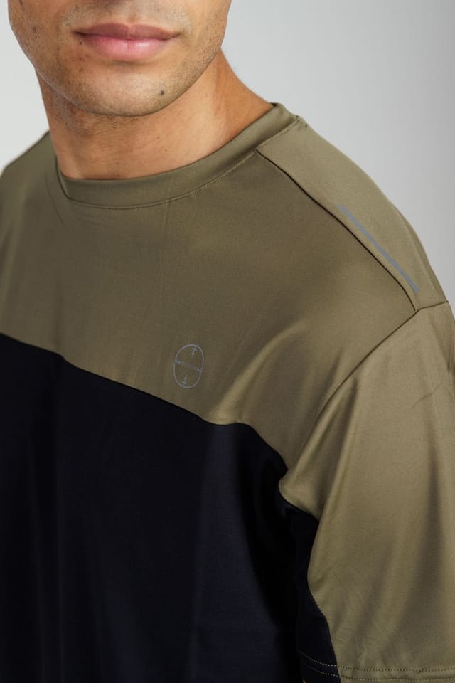 Foray Foray Men's Short Sleeve Technical Stretch Performance T-Shirt in Black - 3