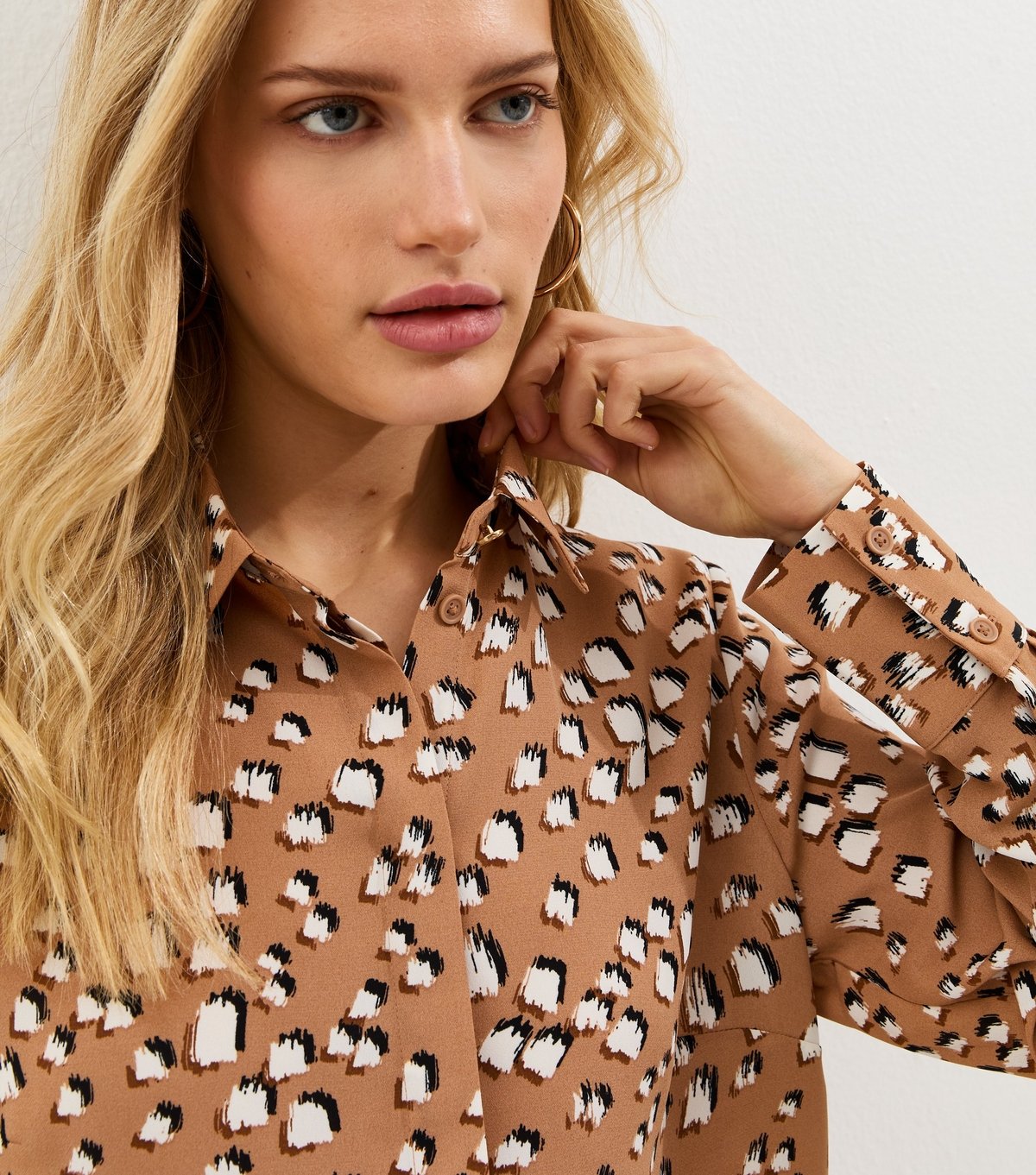 New Look Women's Brown Abstract Pattern Gold Button Shirt New Look - 2