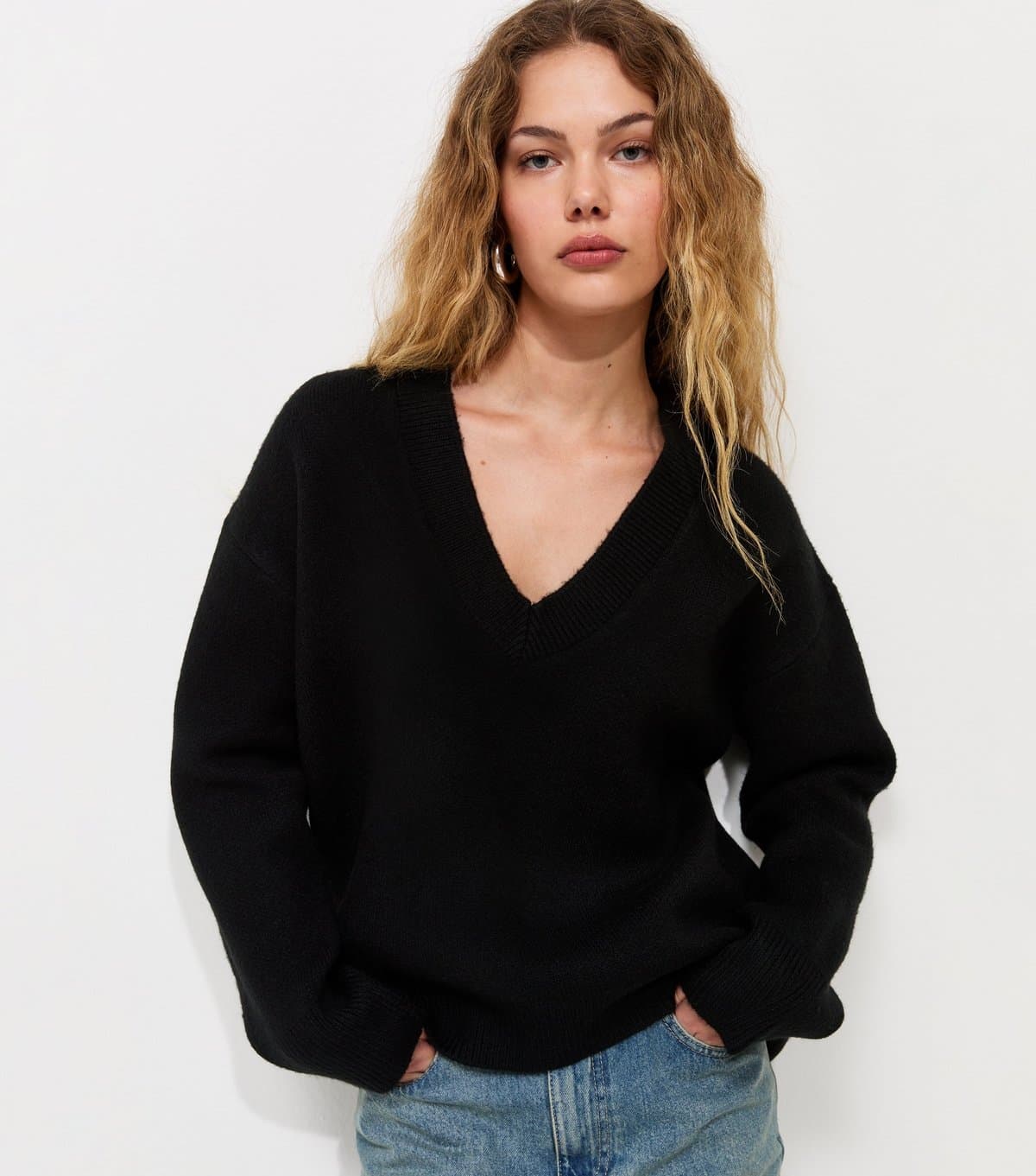 New Look Women's Black Compact Knit Oversized V-Neck Jumper New Look