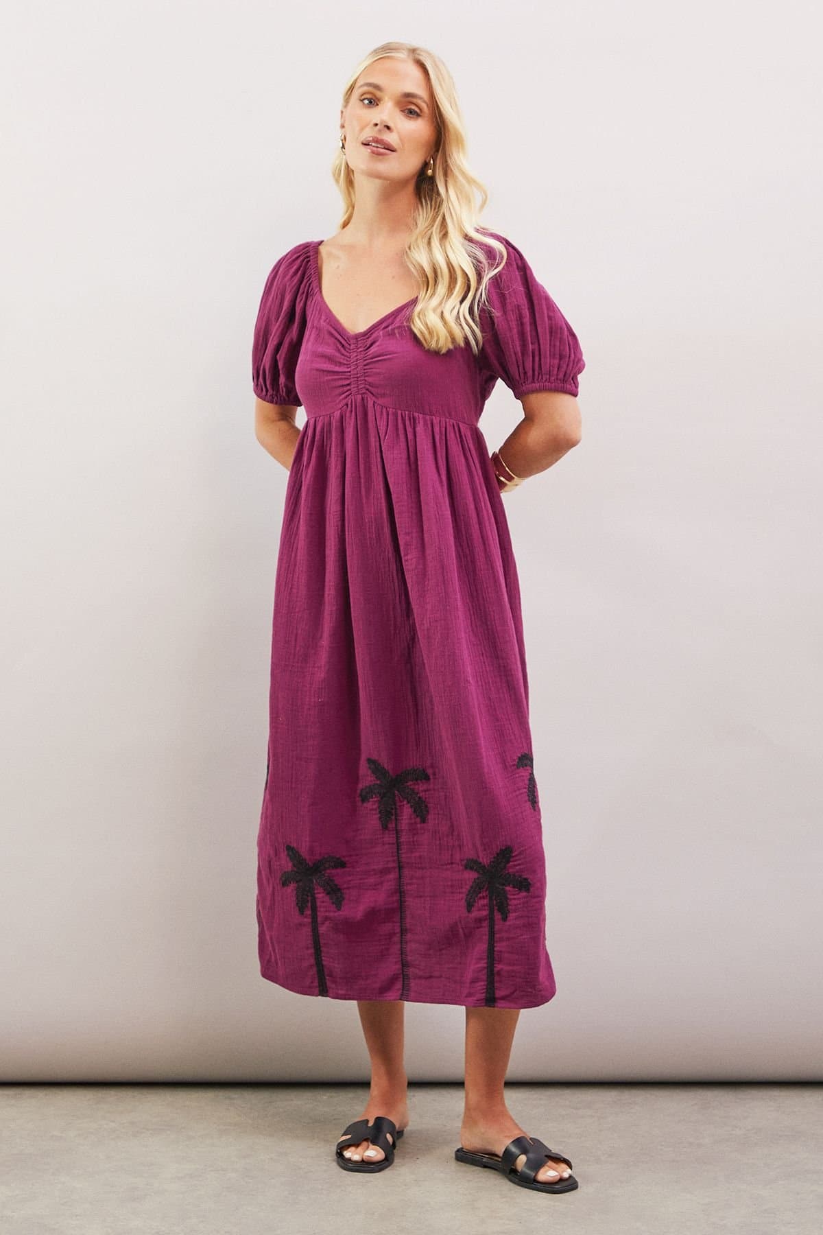 Wallis Wallis Women's Petite Palm Embroidered Textured Midi Dress in Plum