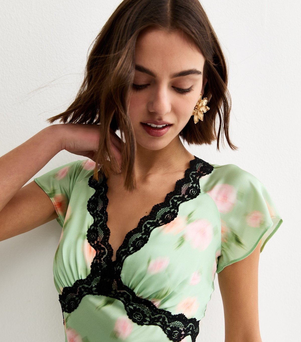 New Look Women's Light Green Blur Floral Lace Trim Midi Dress New Look - 2