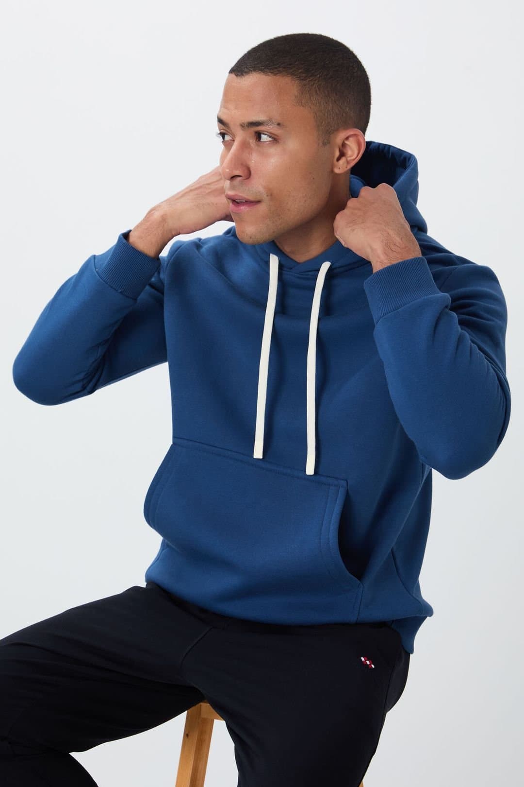 Tommy Life Tommy Life Men's Solid Hooded Sweatshirt With Pocket in Blue