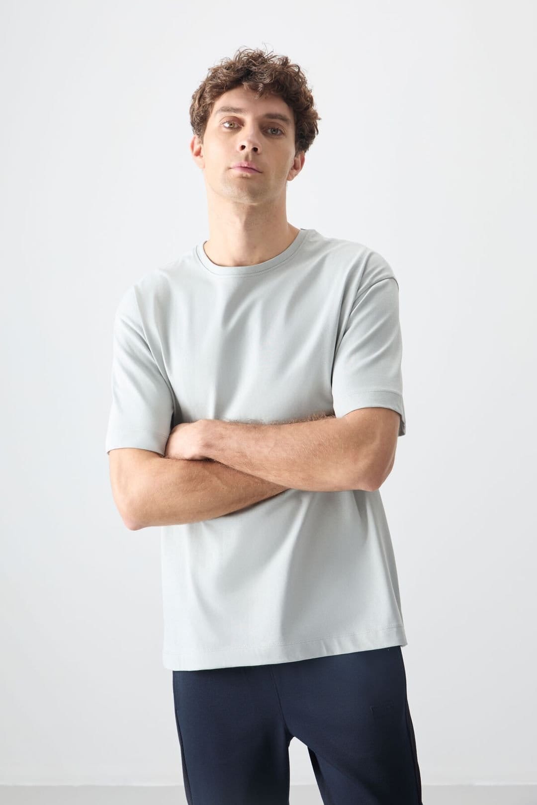 Tommy Life Tommy Life Men's Oversized Cotton Crew Neck T-Shirt in Light Grey - 4