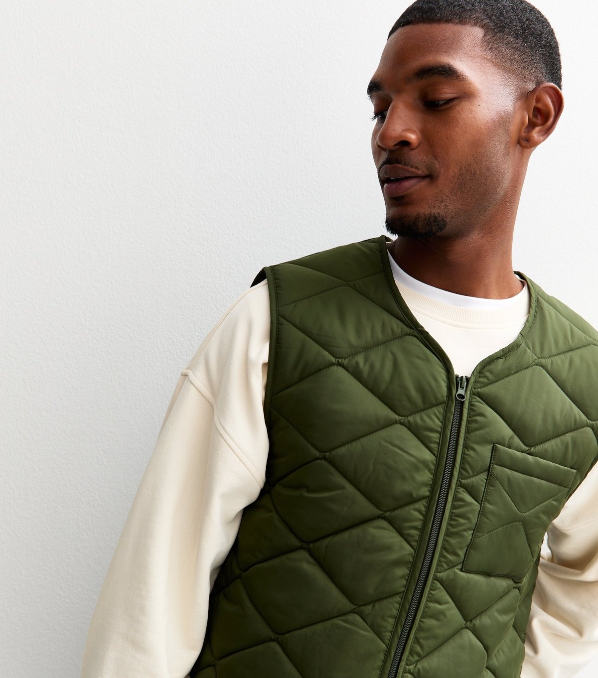 New Look Men's Green Regular Fit Quilted Patch Pocket Gilet New Look - 3