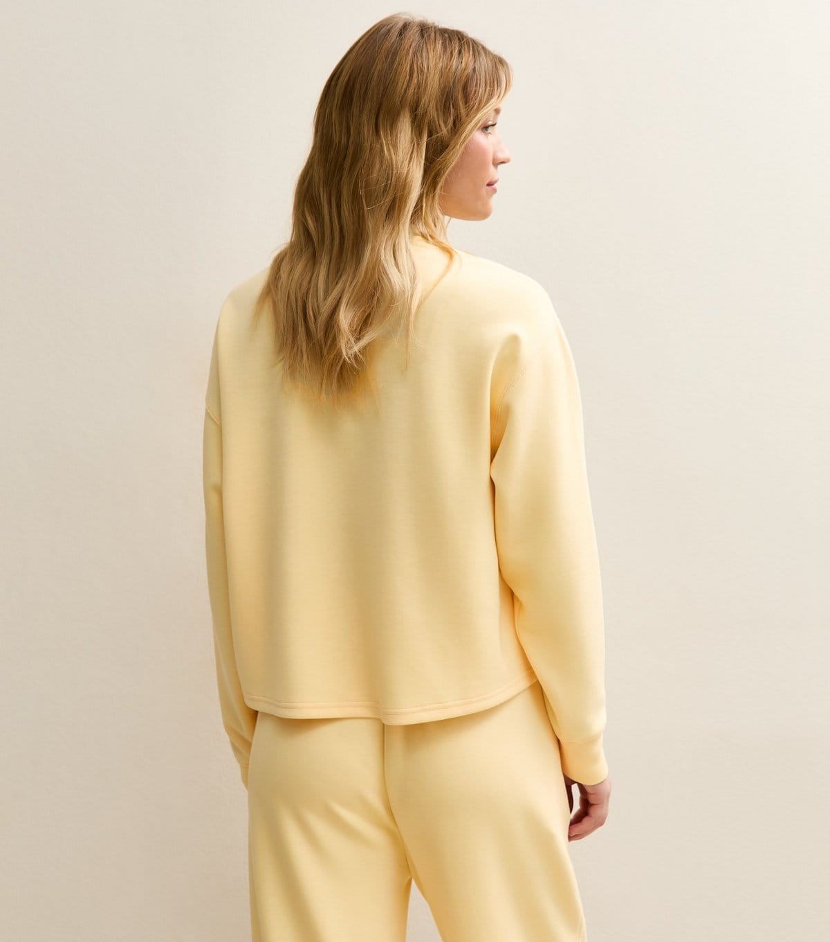 New Look Women's Premium Light Yellow Oversized Crew Neck Sweatshirt New Look - 4