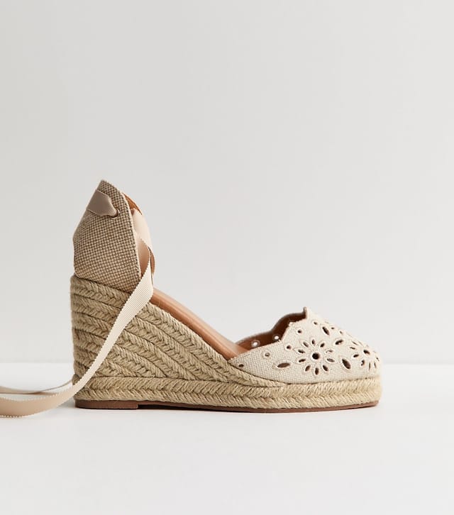 New Look Women's Off White Broderie Embroidered Wedge Sandals New Look - 2