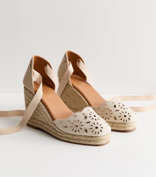 New Look Women's Off White Broderie Embroidered Wedge Sandals New Look - 3