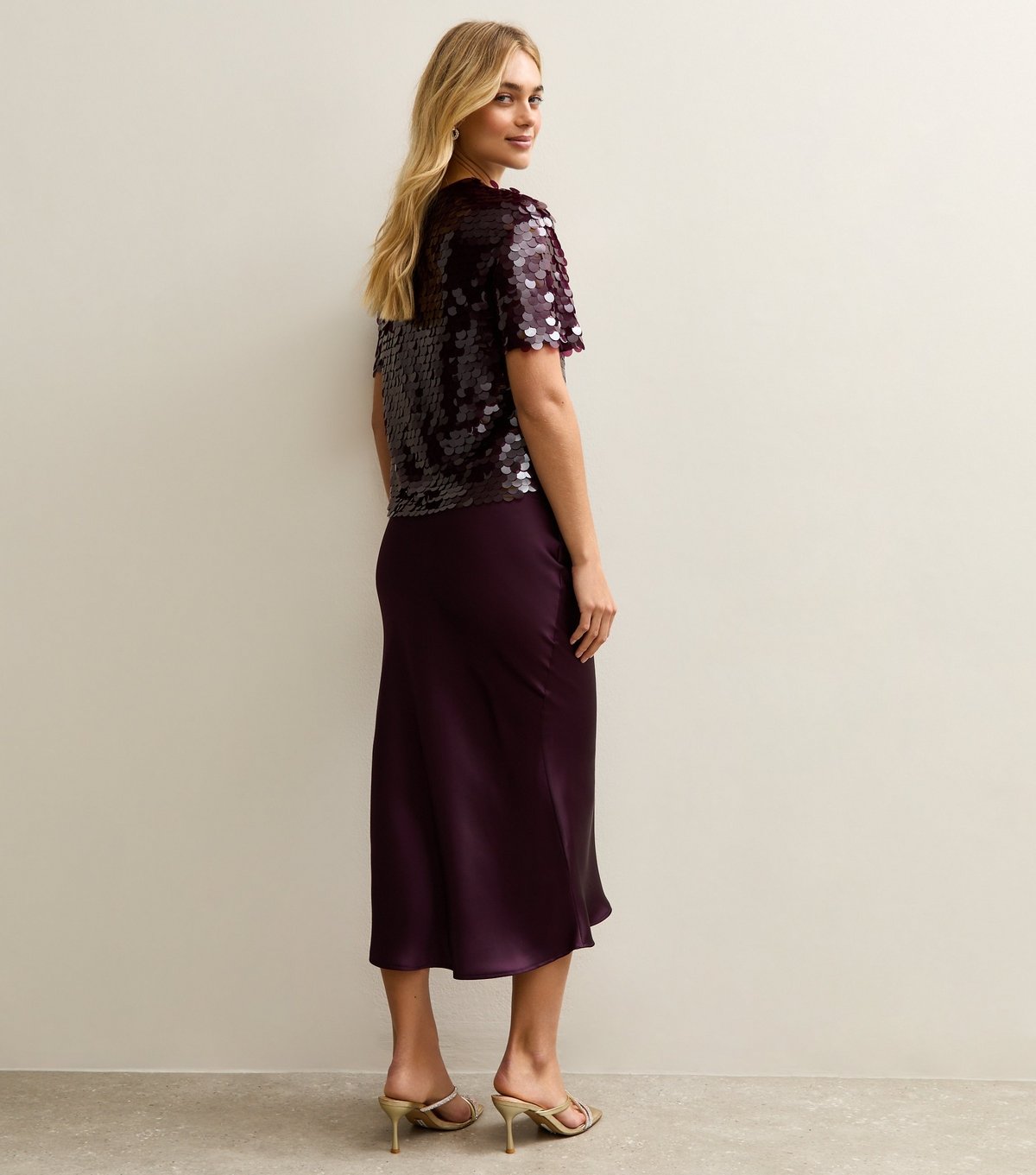 New Look Women's Dark Burgundy Satin Bias Cut Midi Skirt New Look - 4