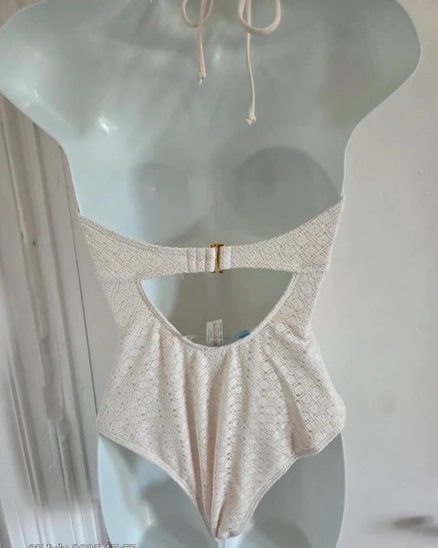 New Look Crochet Halter Swim Suit UK Size 8
UK Size 8
New Look - New With Tags