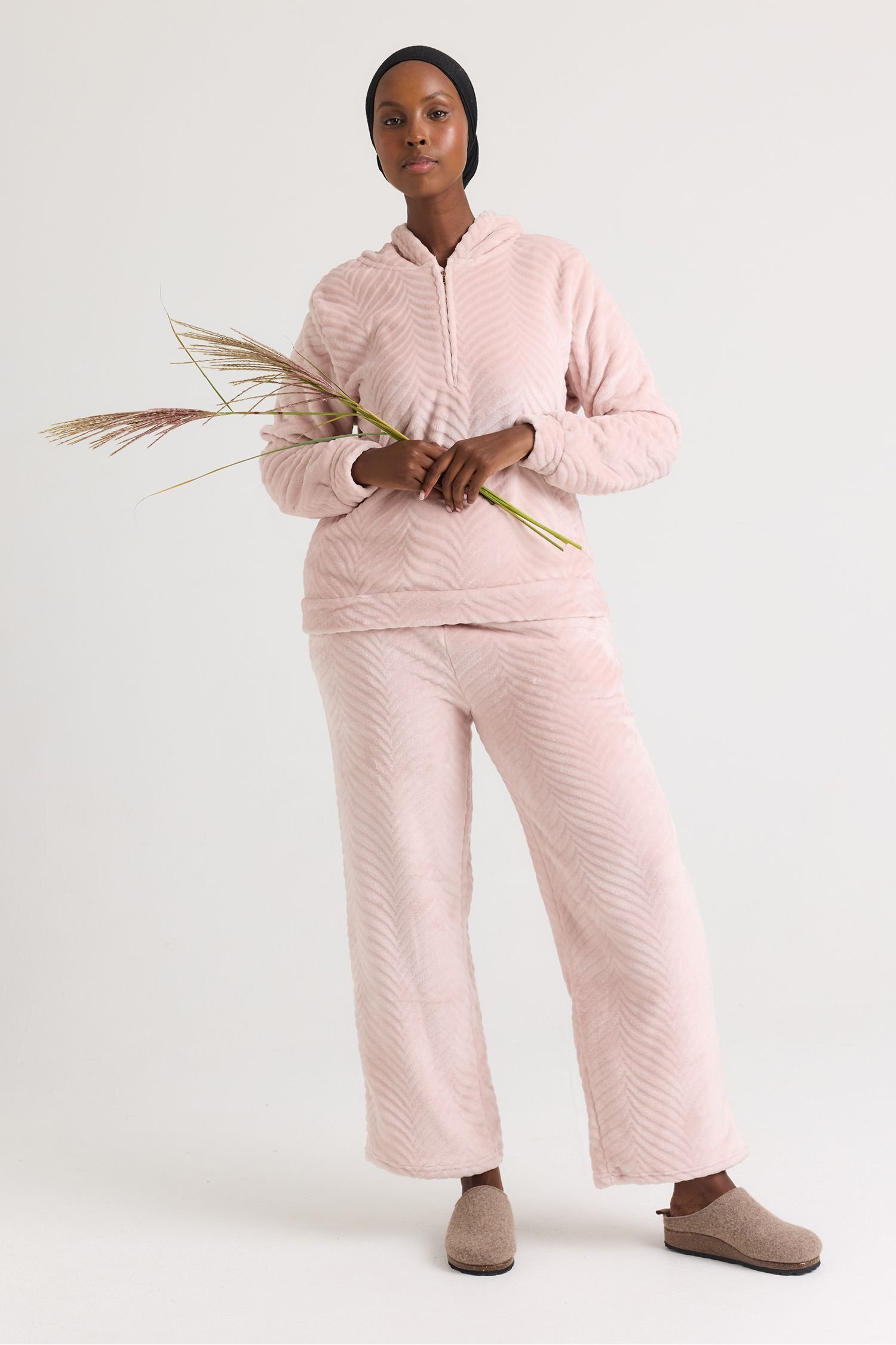 Pretty You London Pretty You London Women's Cosy Chevron Lounge Suit in Rose - 4