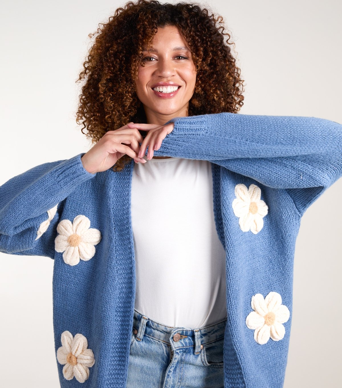 Blue Vanilla Women's Daisy Embroidered Cardigan Blue Vanilla New Look - 3