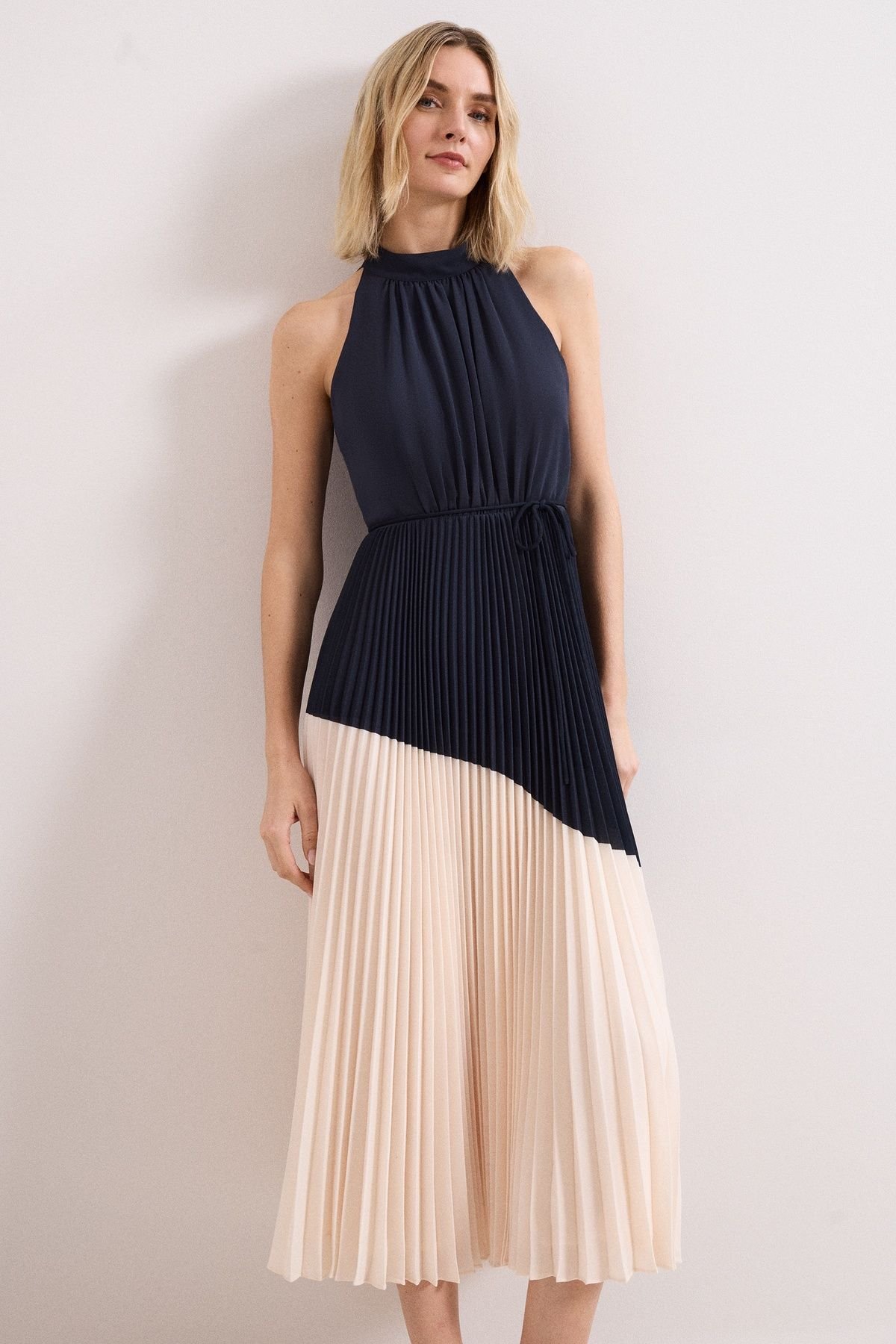 Phase Eight Phase Eight Women's Kimira Halter Pleated Midi Dress in Dark Navy - 3