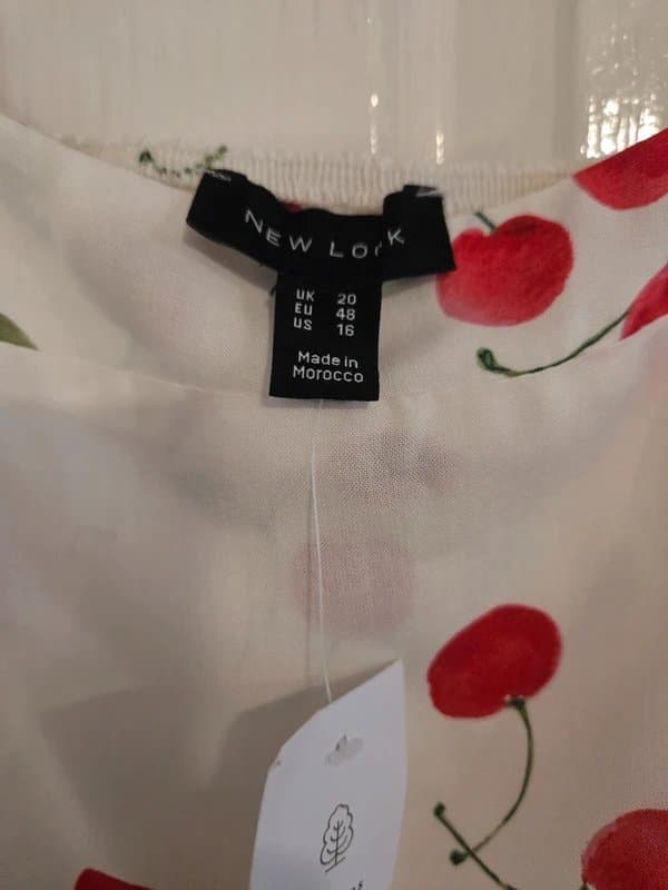 New Look Newlook sweet cherry 🍒 tie top.