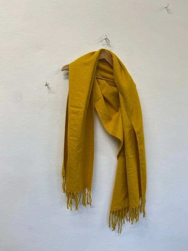 New Look Fabulous Mustard wide scarf with tassels acrylic New Look NN001