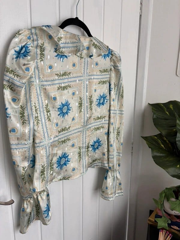 Never Fully Dressed White Silk-Feel Celestial Blouse Size 8