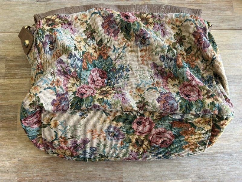 River Island 🌸💖River Island Vintage Tapestry Floral Bag Beige Faux Leather Tote