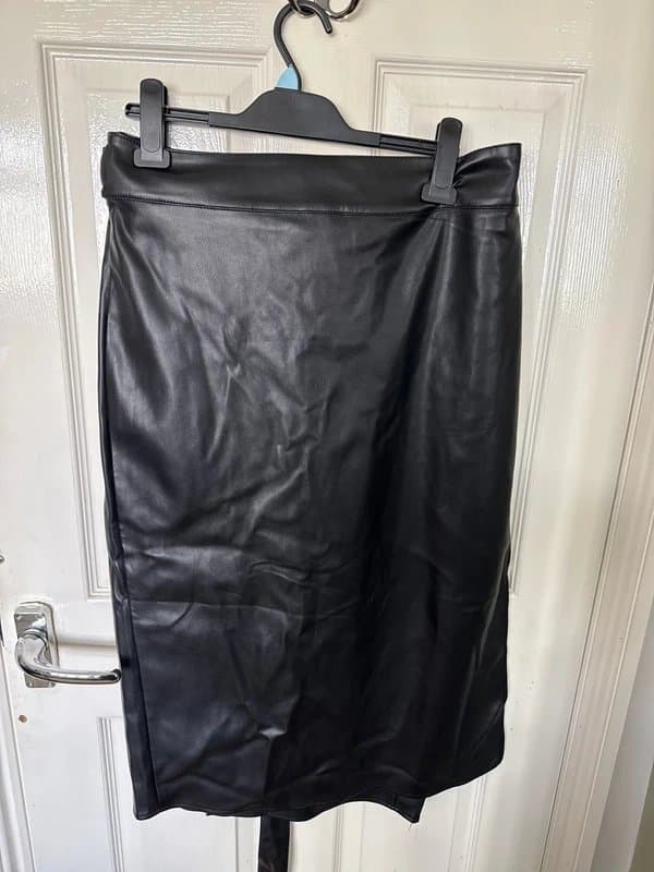 Never Fully Dressed Midi skirt (fake leather)