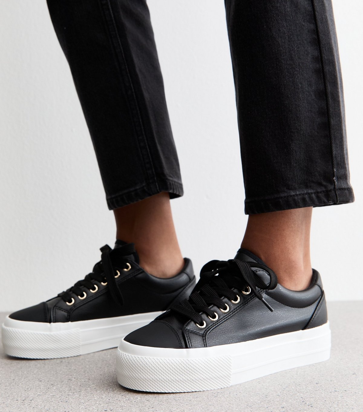 New Look Women's Black Platform Sole Pebbled Faux Leather Trainers Vegan New Look - 2