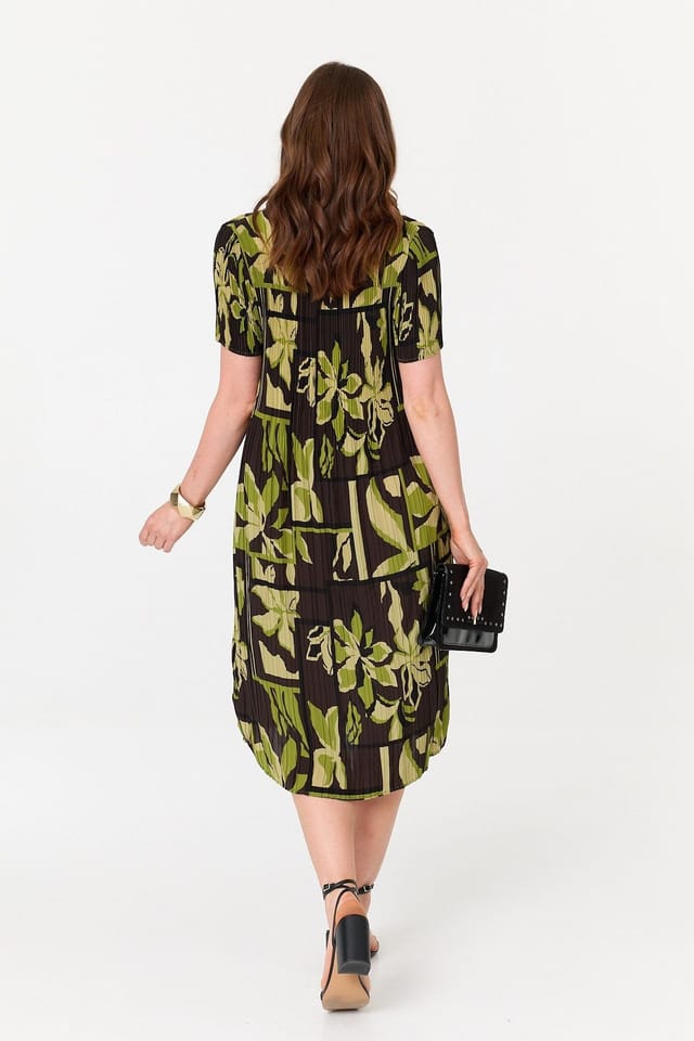 Izabel London Izabel London Women's Floral Pleated Textured Midi Shift Dress in Green - 3