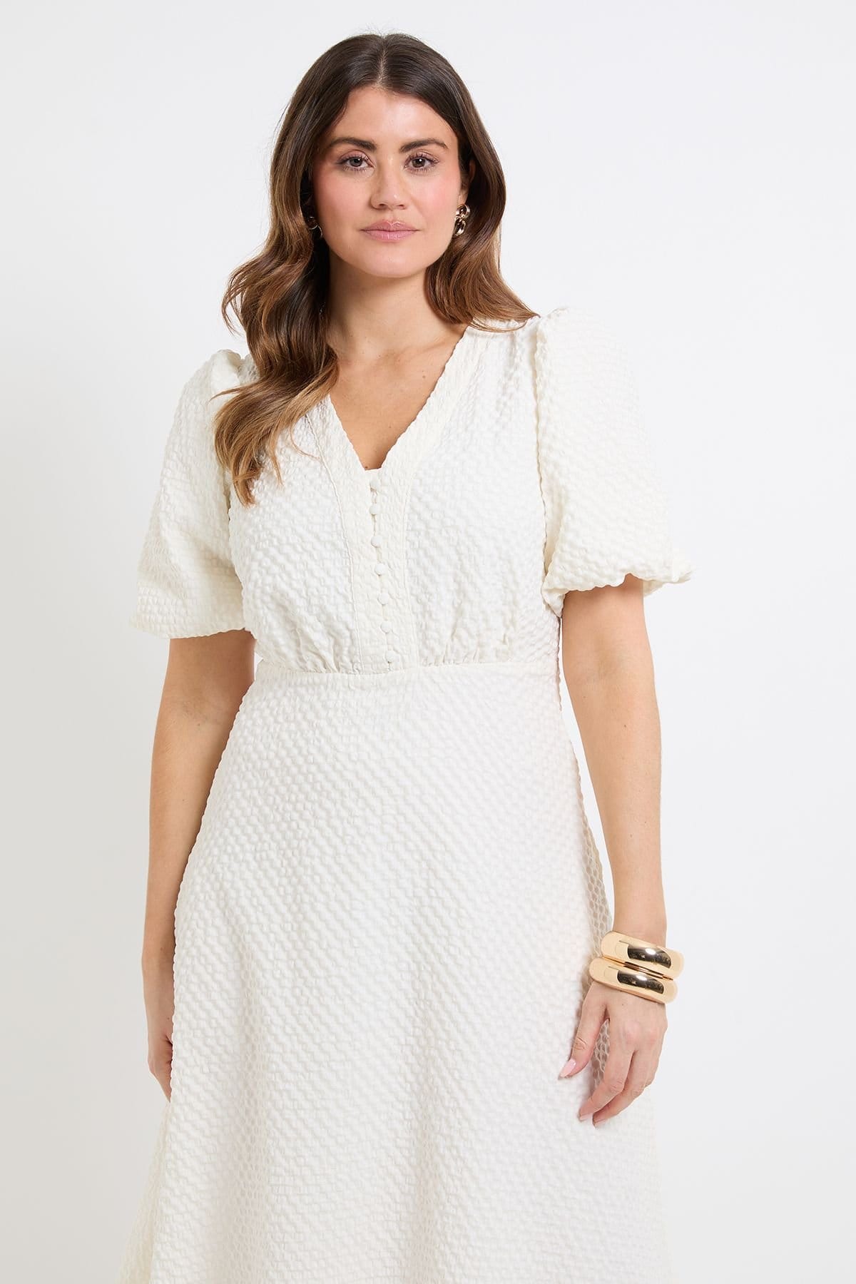 Wallis Wallis Women's Textured Puff Sleeve Midi Dress in Ivory - 4