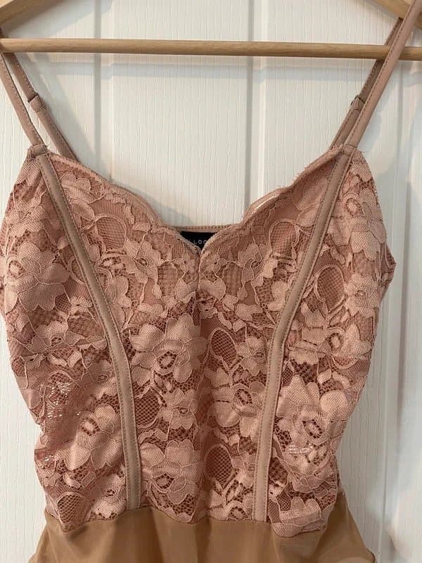New Look New Look Lace Bodysuit in Pink
