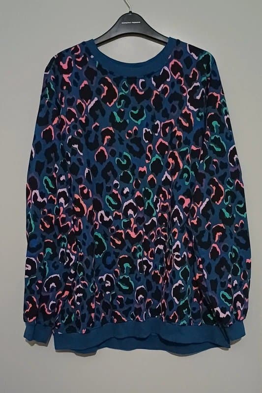 Scamp & Dude Scamp&Dude Teal Rainbow Shadow Leopard Classic Sweatshirt RRP £65 - size16