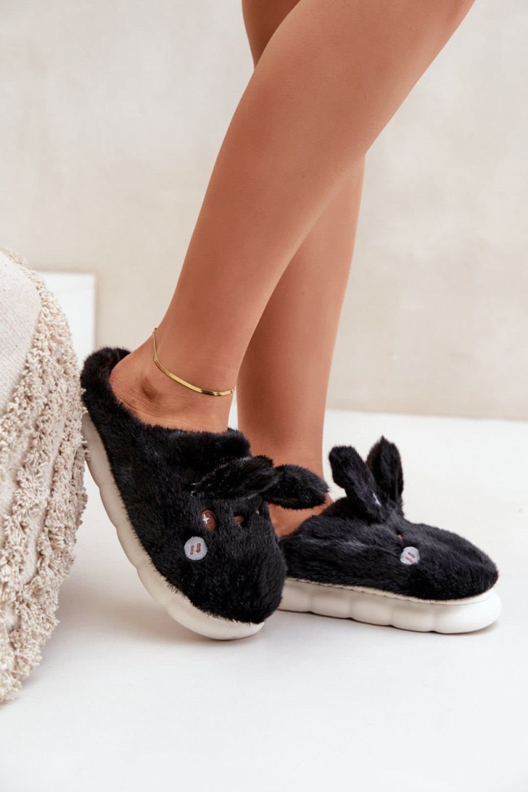 Love Lace Love Lace Women's Rabbit Furry Slippers With Thick Sole For Warmth At Home in Black