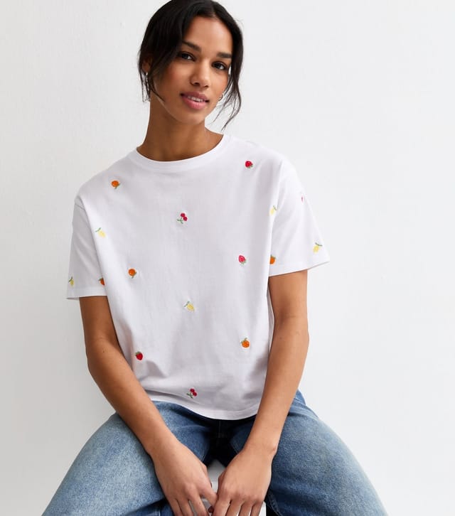 New Look Women's White Cotton Boxy Embroidered Fruit T-Shirt New Look - 2