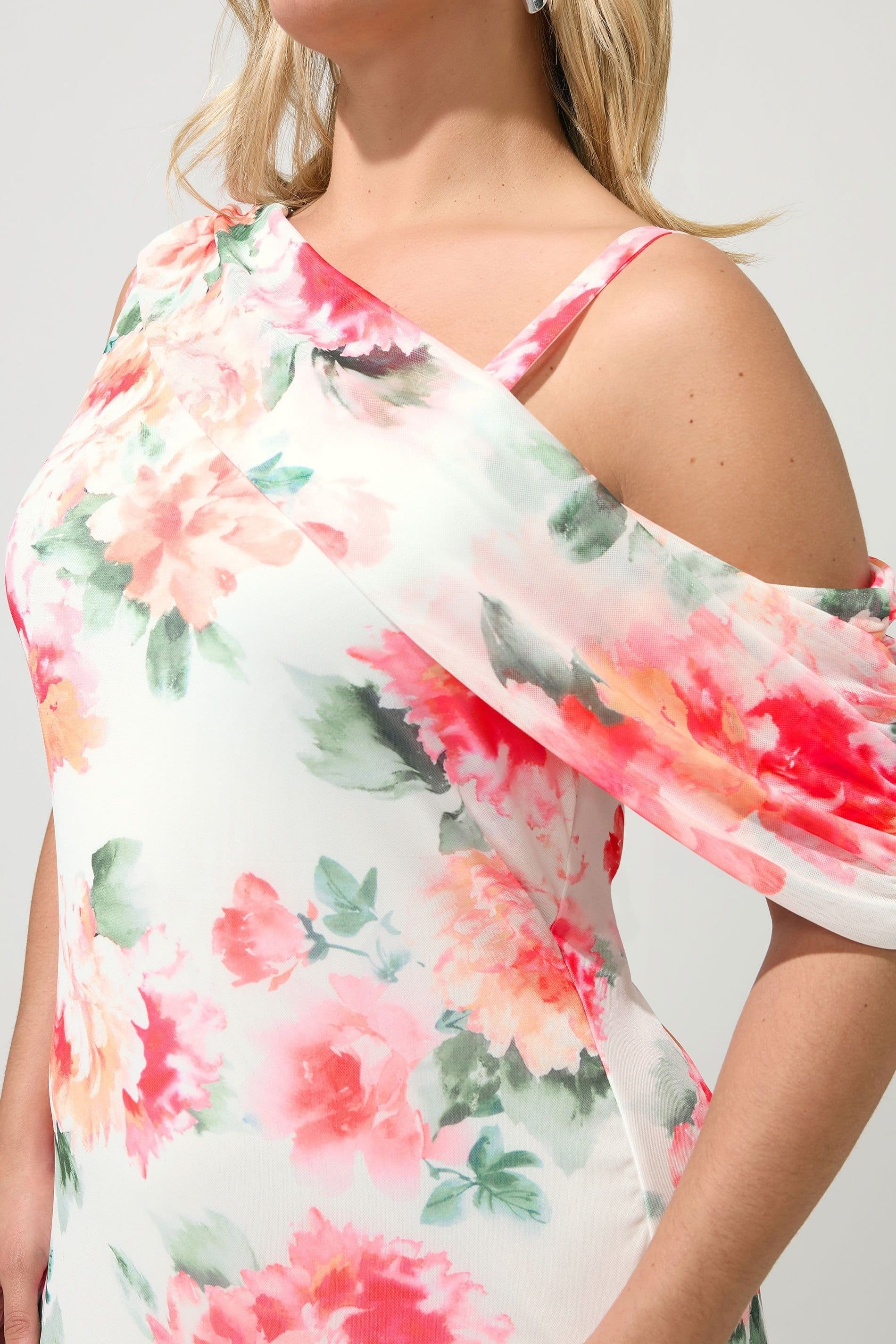 Yours Yours Women's Floral Drape Shoulder Maxi Dress in Ivory - 4