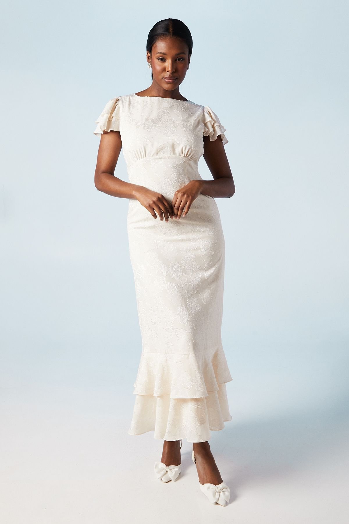 Oasis Oasis Women's Satin Jacquard Flutter Sleeve Wedding Maxi Dress in Ecru - 1