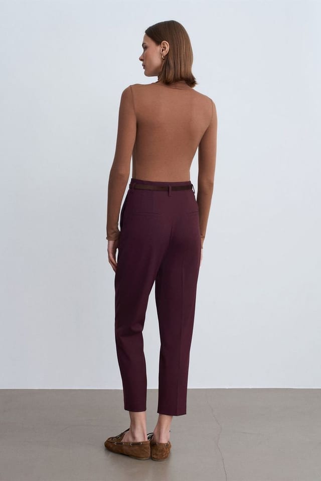 Dilvin Dilvin Women's High-Waist Straight-Leg Crepe Trousers in Burgundy - 3