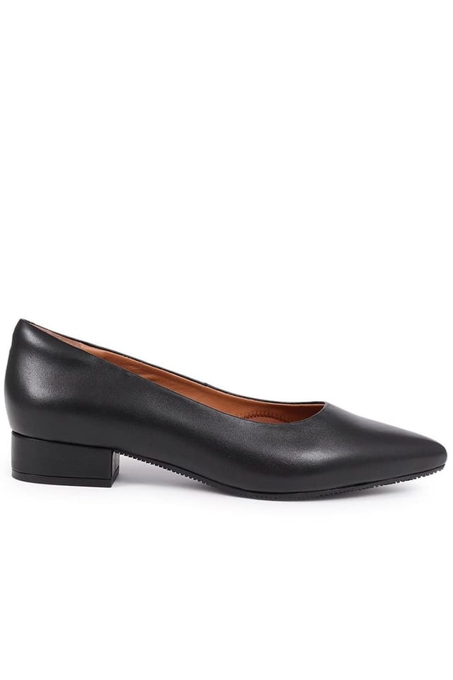 Jones Bootmaker Jones Bootmaker Women's Sunstone Wide Leather Court Shoes in Black - 2
