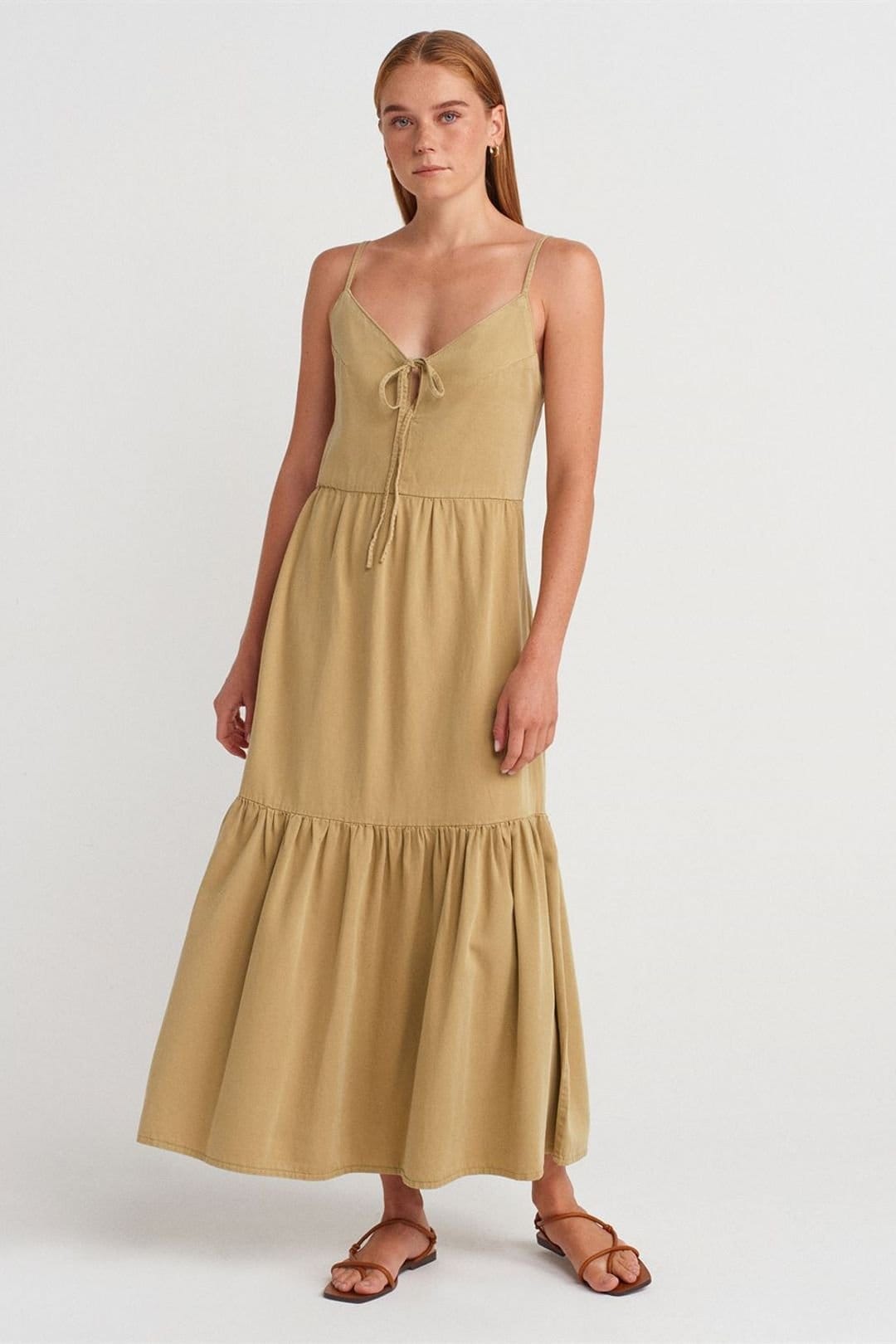 Dilvin Dilvin Women's Sleeveless A-line Maxi Dress With Tie Front in Khaki - 4
