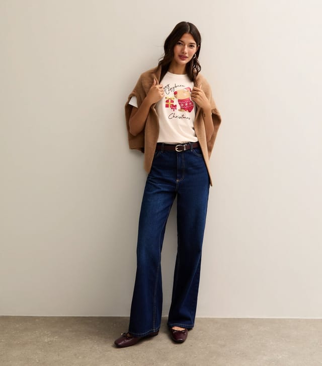 New Look Women's Off White Christmas Capybara Print Relaxed T-Shirt New Look - 3