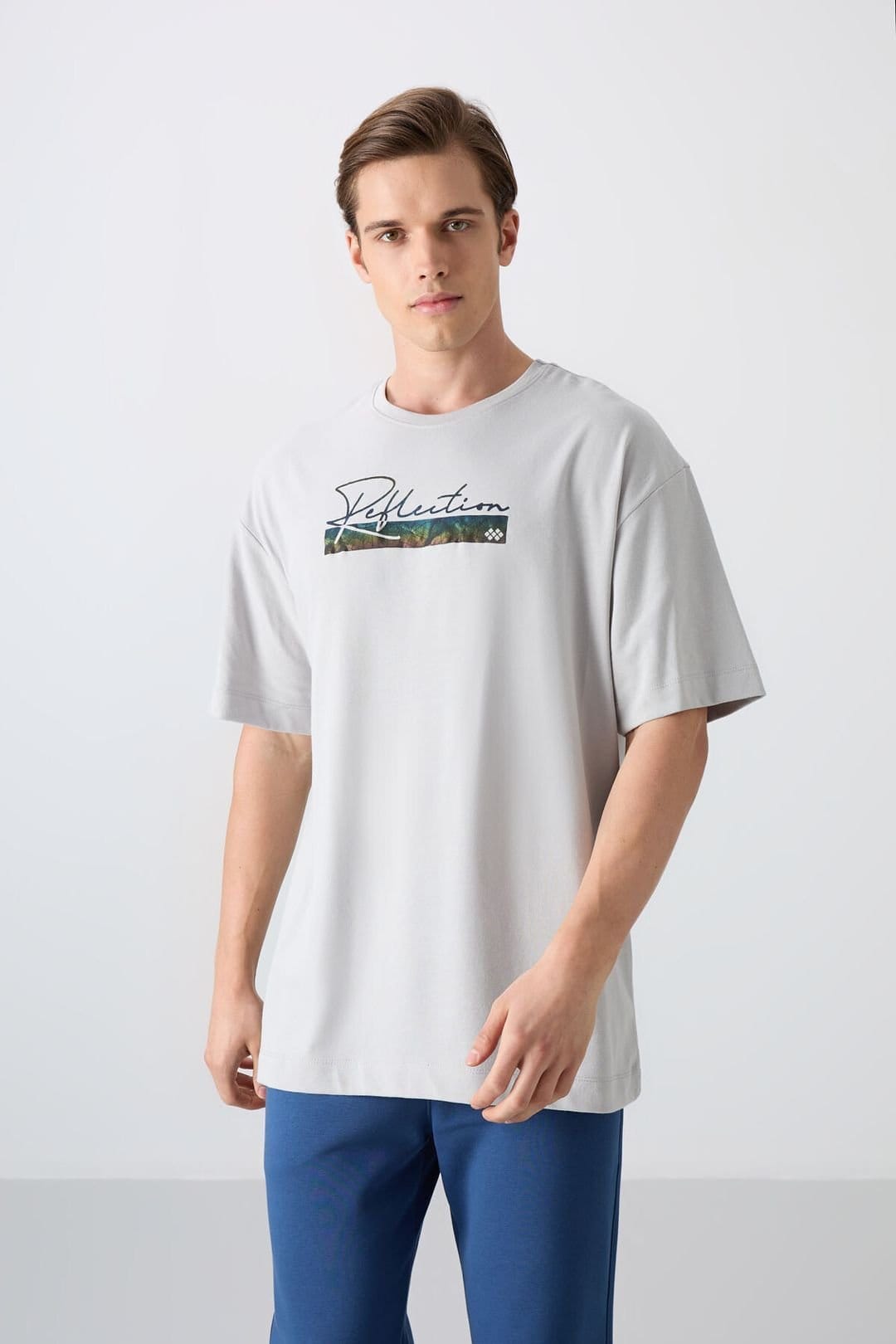 Tommy Life Tommy Life Men's Oversized Logo Crew Neck T-Shirt in Light Grey - 4