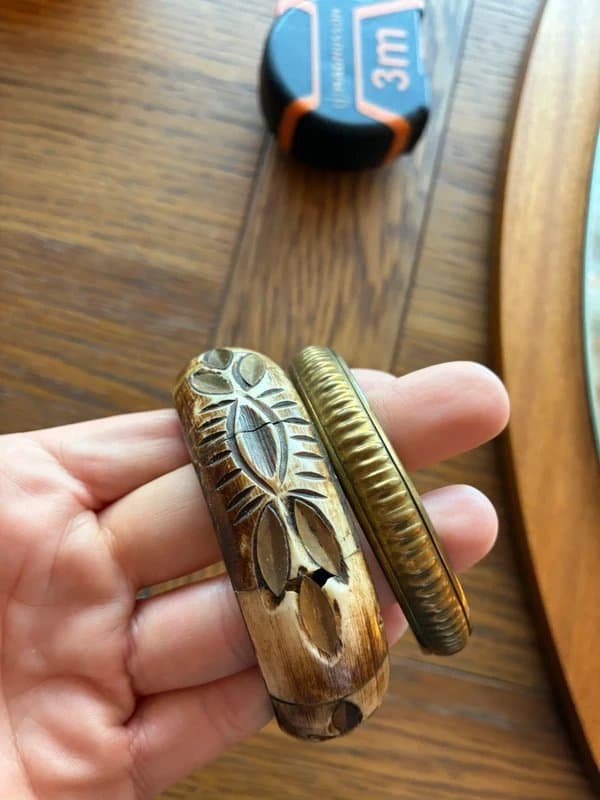 Vintage Dressing Vintage Hand-Carved Wooden & Brass Bangle Bracelet Set – Boho Tribal Style