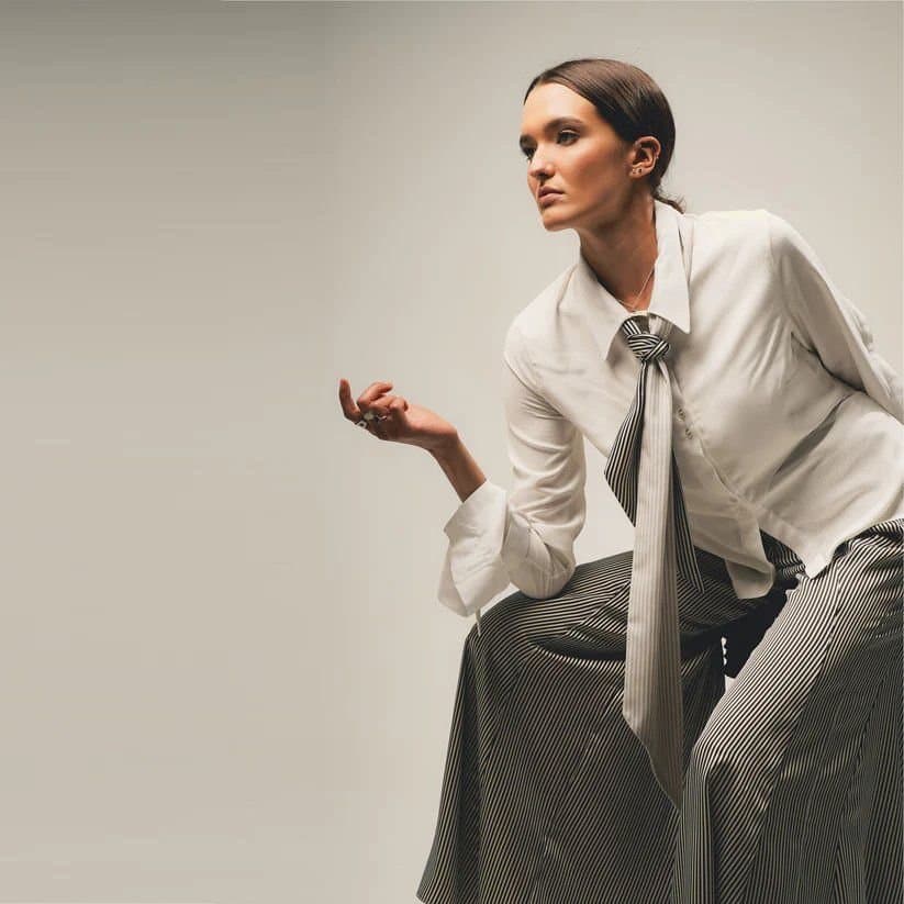 Out Of Sync Out Of Sync Women's Neck Tie in Light Grey