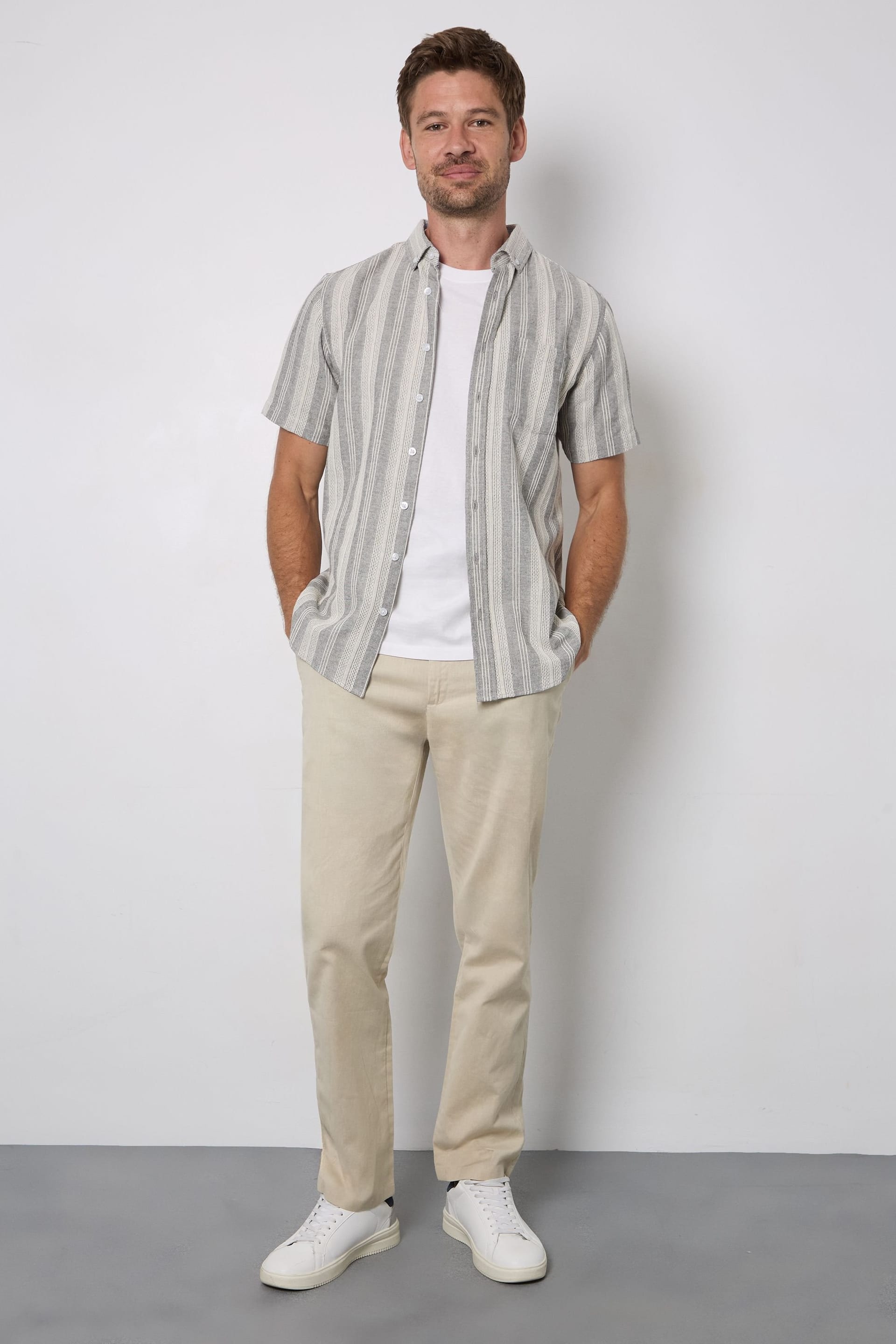 Maine Maine Men's Light Blue Textured Stripes Short Sleeve Button Down Shirt - 4