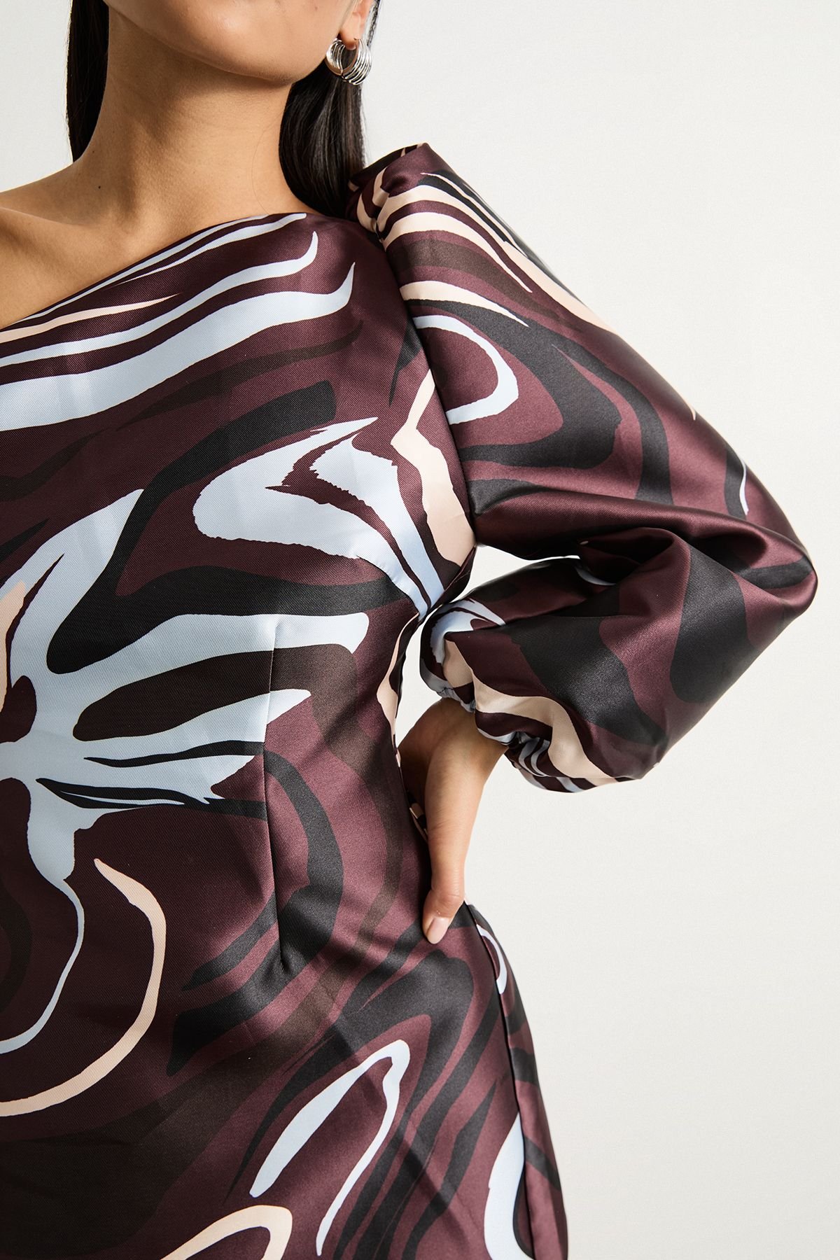 Warehouse Warehouse Women's Petite Printed One Shoulder Puff Sleeve Mini Dress in Brown - 4