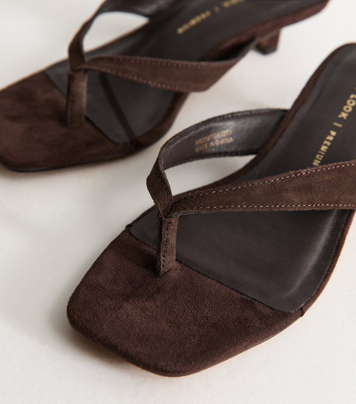 New Look Women's Premium Real Suede Dark Brown Toe Post Kitten Heel Mules New Look - 4