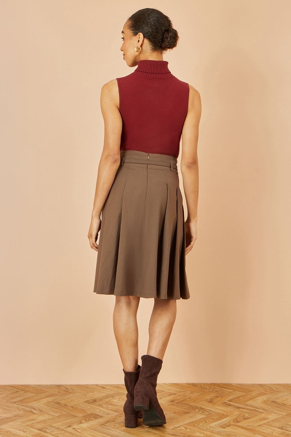 Yumi Yumi Women's Brown Pleated Midi Skirt With Matching Belt - 4